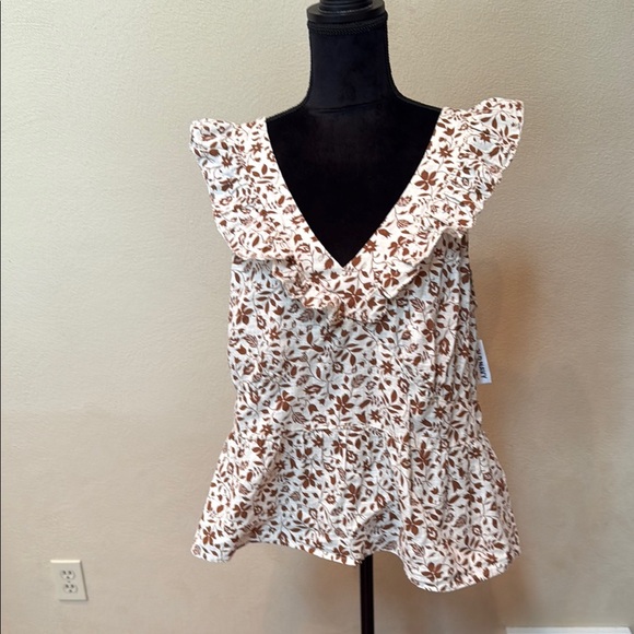 Floral Ruffle Sleeve Top - Picture 2 of 7